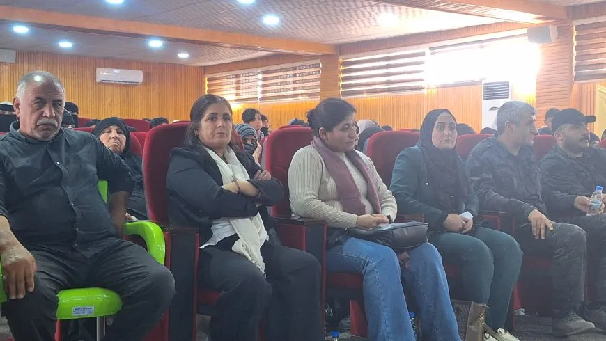 Hêzên Xweparastinê bi şênî û malbatên şehîdan ên Dêrazorê re civiyan
