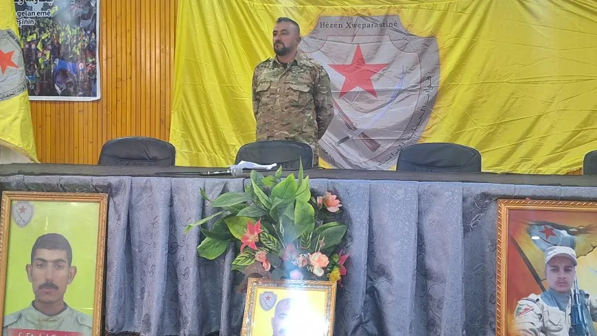 Hêzên Xweparastinê bi şênî û malbatên şehîdan ên Dêrazorê re civiyan