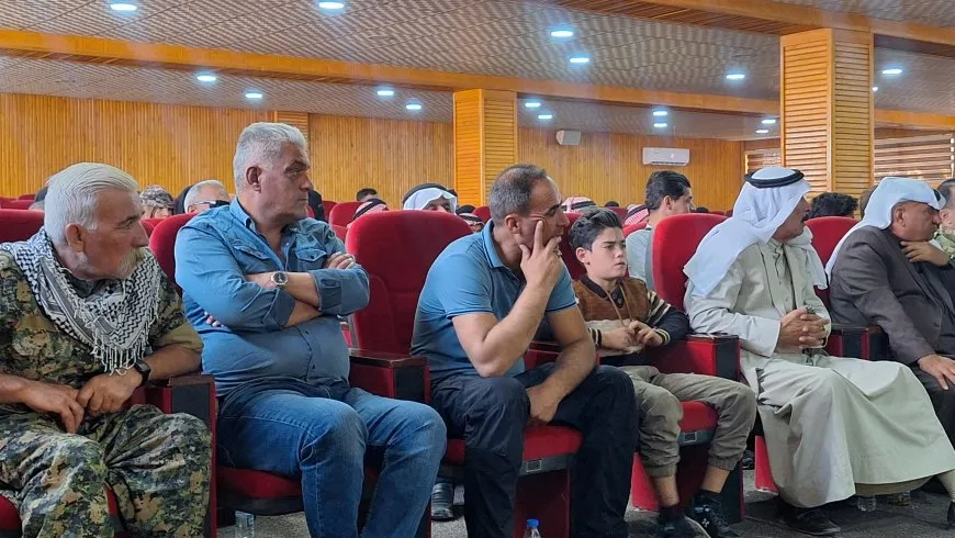 Hêzên Xweparastinê bi şênî û malbatên şehîdan ên Dêrazorê re civiyan