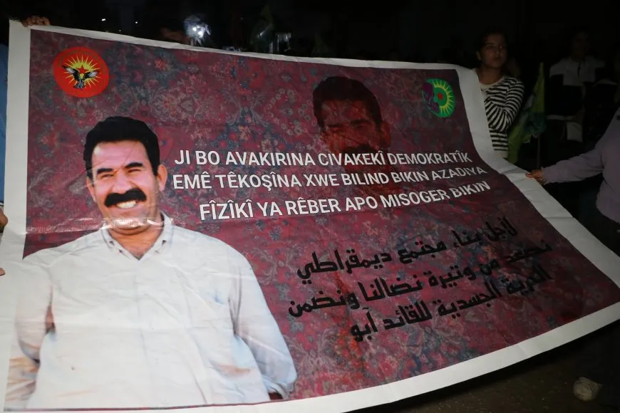 Ciwanên Helebê bi daxwaza azadiya Rêber Apo meşiyan