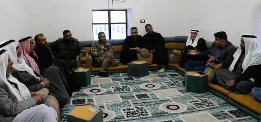 QSD'ê li gundewarê Tebqayê du malbata li hev anîn