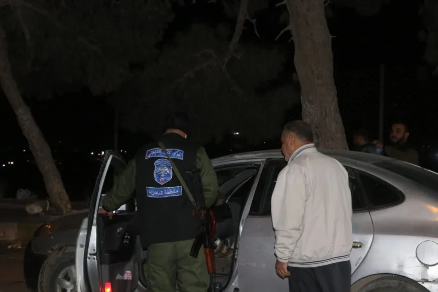 Hêzên Ewlekariyê li dijî narkotîkê li Reqayê tevgereke ewlehiyê pêk anî