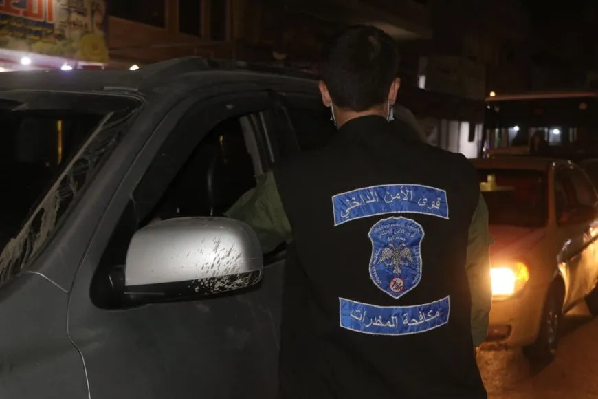 Hêzên Ewlekariyê li dijî narkotîkê li Reqayê tevgereke ewlehiyê pêk anî