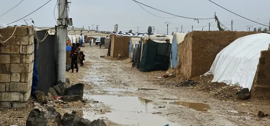 Baranê zehmetiyên koçberên kampa Waşûkanî zêde kirin