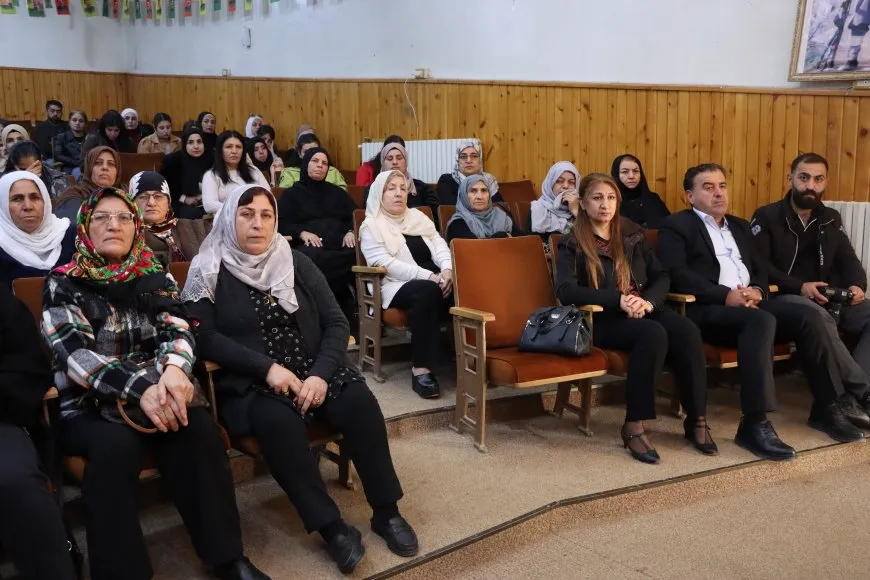 Di çalakiyên 25’ê Mijdarê de rêbazên têkoşînê hatin vegotin