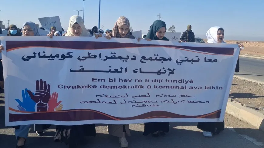 Kombûna Zenûbiya bi boneya 25’ê Mijdarê çalakî li dar xistin
