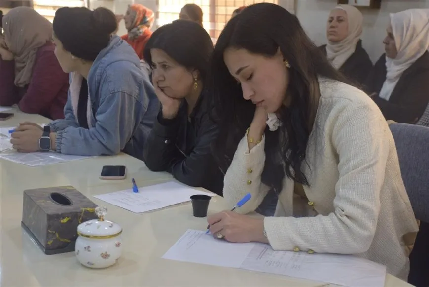 Li Dirbêsiyê û Dêrazorê tundiya li dijî jinan hat gotûbêjkirin