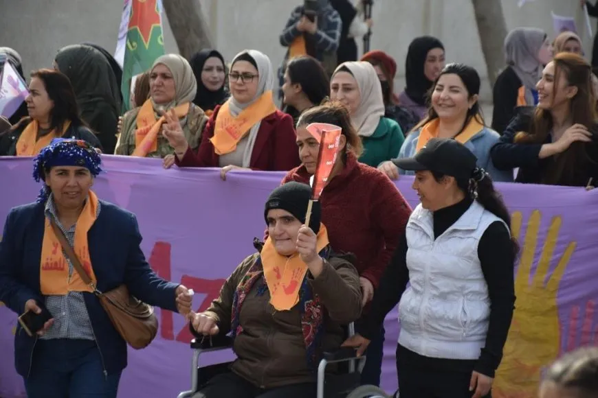 Li 5 navendan peyama 25ˊê Mijdarê: Em ji bo wekheviyê tê dikoşin