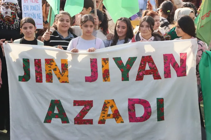 Li 5 navendan peyama 25ˊê Mijdarê: Em ji bo wekheviyê tê dikoşin