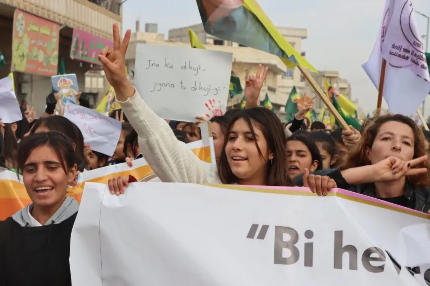 Li 5 navendan peyama 25ˊê Mijdarê: Em ji bo wekheviyê tê dikoşin