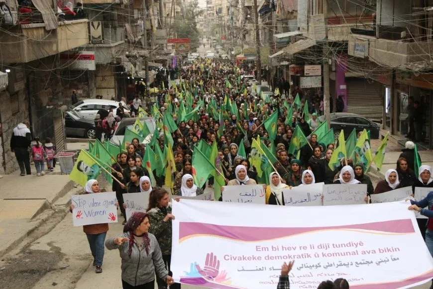 Li 5 navendan peyama 25ˊê Mijdarê: Em ji bo wekheviyê tê dikoşin