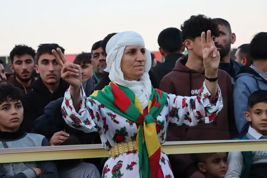 Bi dehhezaran şêniyên kantona Firatê 27’ê Mijdarê pîroz kir