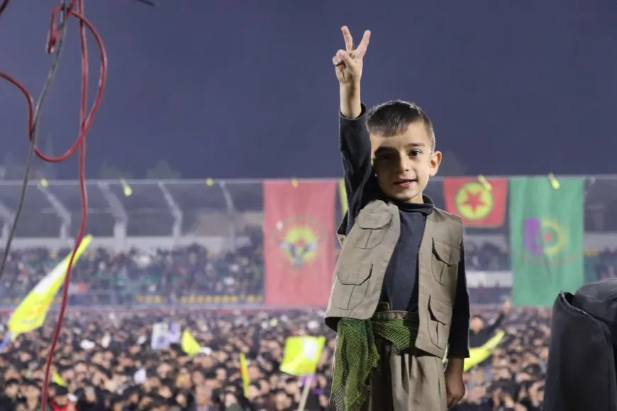 Bi dehhezaran şêniyên kantona Firatê 27’ê Mijdarê pîroz kir