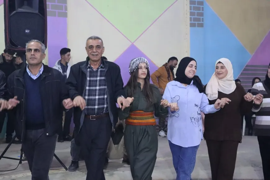 Cejna Berxwedana Neteweyî li 5 bajaran hat pîrozkirin