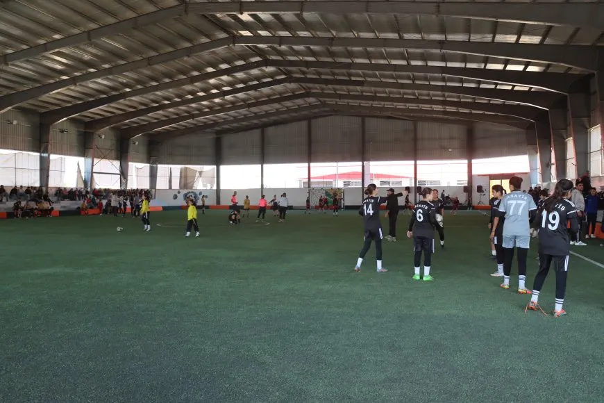 Bi boneya 25’ê Mijdarê de turnovaya futbolê ya jinên ciwan