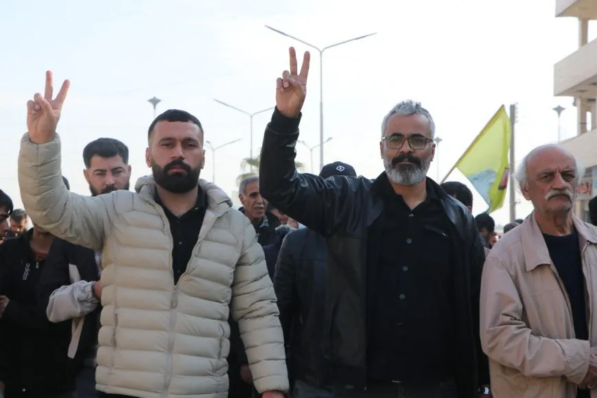 Şêniyên Hesekê û koçberan azadiya fîzîkî ya Rêber Abdullah Ocalan xwest