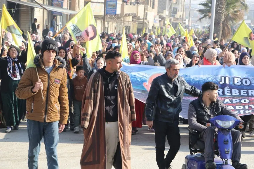 Şêniyên Hesekê û koçberan azadiya fîzîkî ya Rêber Abdullah Ocalan xwest