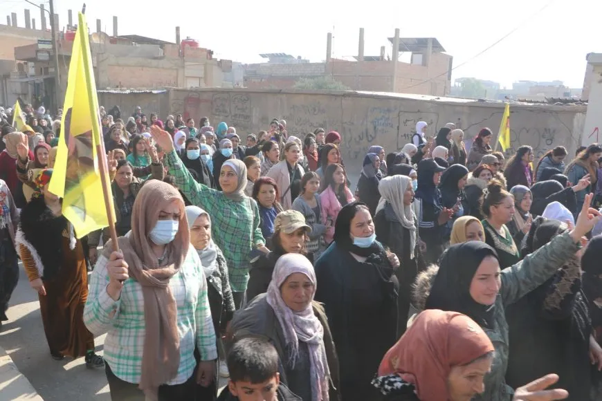 Şêniyên Hesekê û koçberan azadiya fîzîkî ya Rêber Abdullah Ocalan xwest