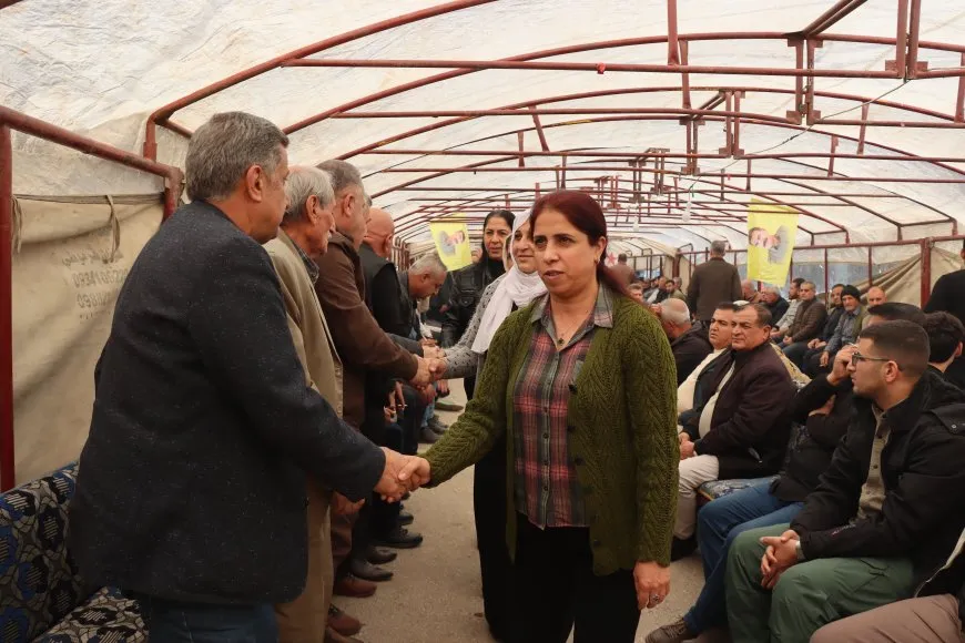 Sersaxî ji malbata endamê TEV-DEMˊê şehîd Hezarî re hat xwestin