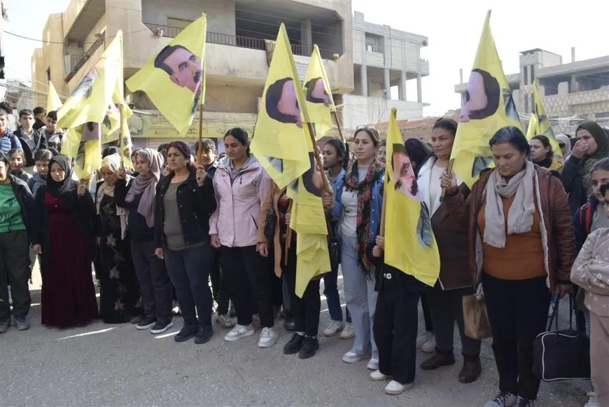 Gel li 2 bajaran meşiyan: Dem dema azadiya Rêber Apo ye