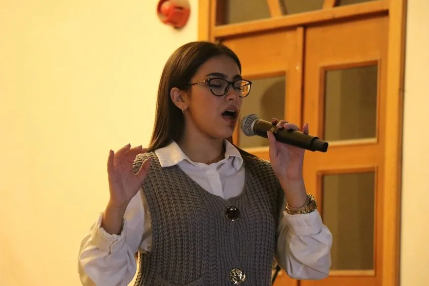 Xwendekarên Zanîngeha Helebê çalakiyek hunerî li dar xist