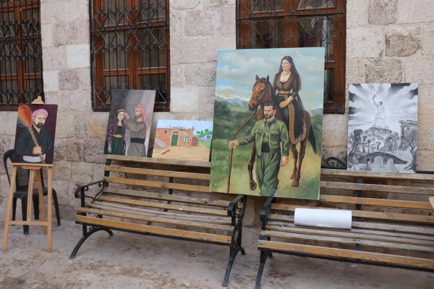 Xwendekarên Zanîngeha Helebê çalakiyek hunerî li dar xist