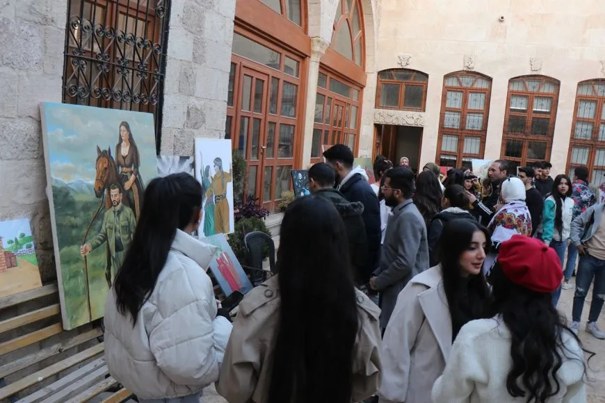 Xwendekarên Zanîngeha Helebê çalakiyek hunerî li dar xist