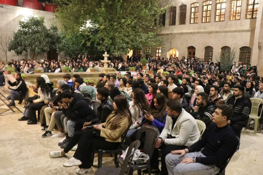 Xwendekarên Zanîngeha Helebê çalakiyek hunerî li dar xist