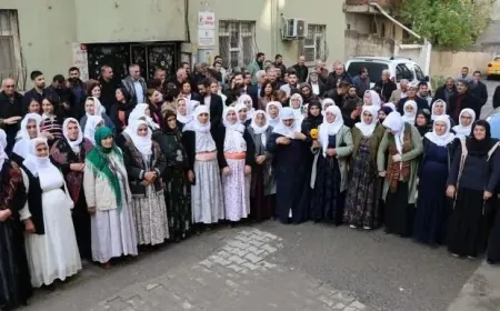 Dayikên Aştiyê li 10 bajaran daxuyanî dan: Divê Rêber Abdullah Ocalan êdî azad be