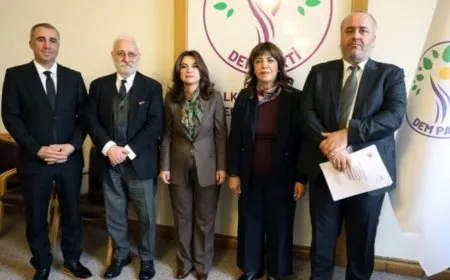 DEM Partî, CHP û EMEP’ê raporên xwe yên ‘çareseriyê’ dan Meclisa Tirkiyeyê