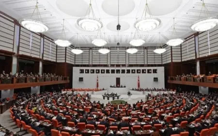 Rewşenbîr: Bêcidiyeta dewleta Tirk derfetên pêkanîna aştiyê dixetimîne