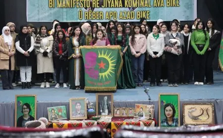  Jinên Ciwan konferansa `Jin û Rêbertî` li dar xist