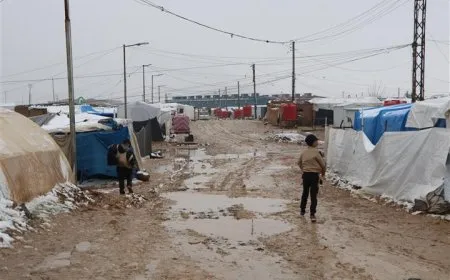 Berf û seqemê êşên koçberên Waşûkanê zêdetir kirin