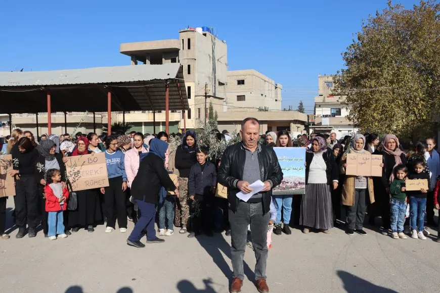 Koçberên ji Efrîn û Şehbayê daxwaza vegera ewle kir
