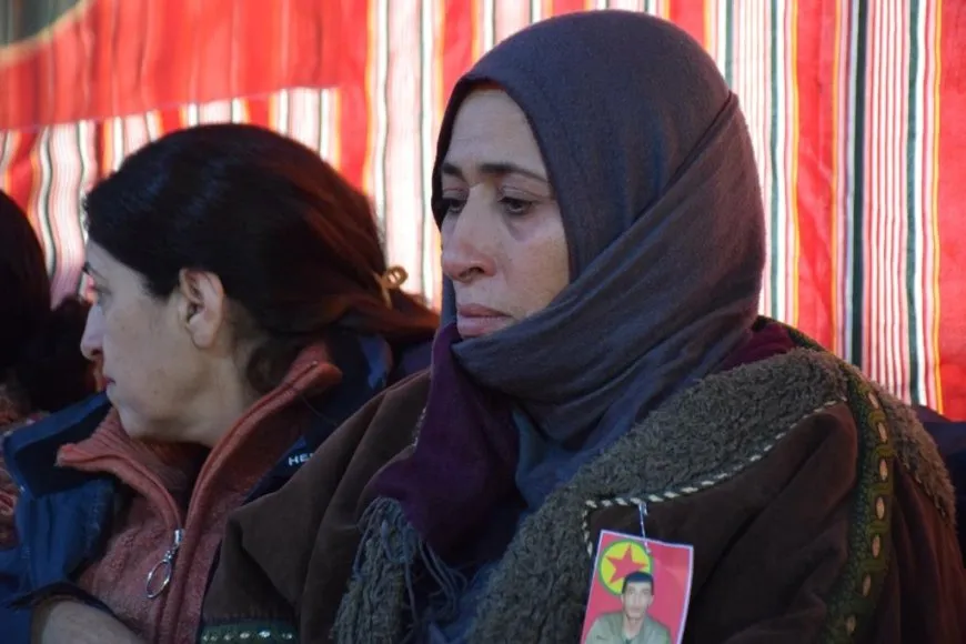 Sersaxî ji malbata şehîd Baran Şemmerî re xwestin