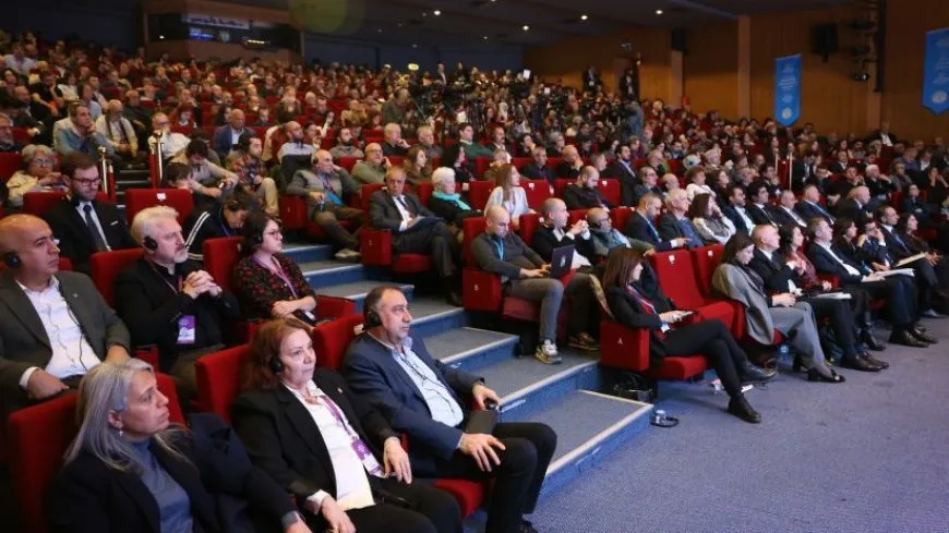Ji konferansê peyama 'Jin têkoşerên azadî û rûmeta mirovahiyê ne'