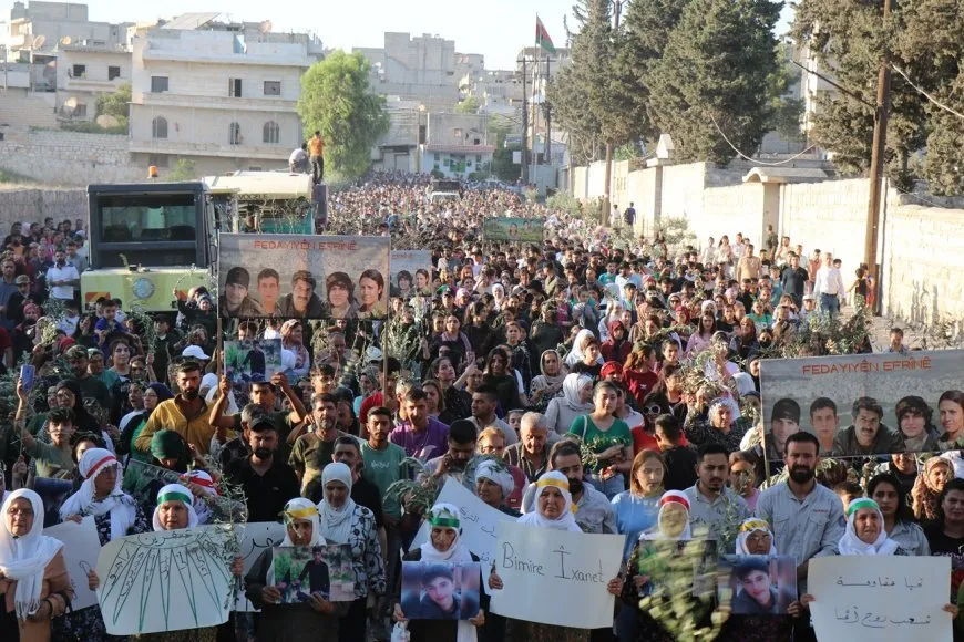 'Em çawa bi hev re derketin em ê bi hev re vegerin jî'