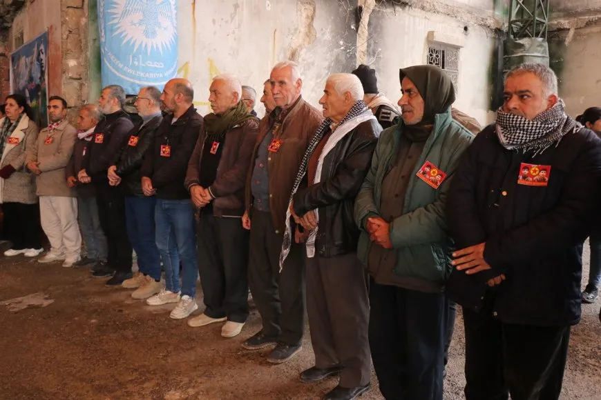 Xelkê Helebê 2 gerîla bi bîr anîn, sersaxî da malbata şehîdekî