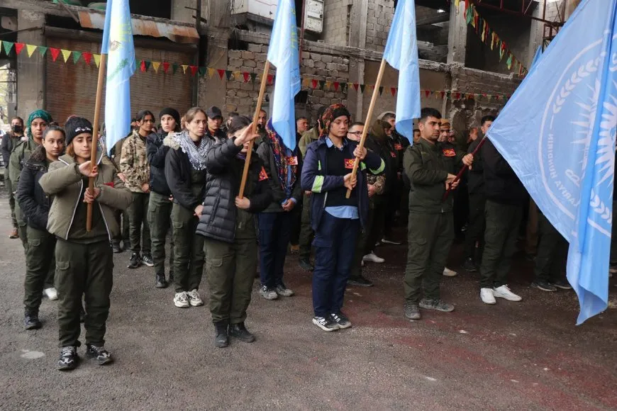 Xelkê Helebê 2 gerîla bi bîr anîn, sersaxî da malbata şehîdekî