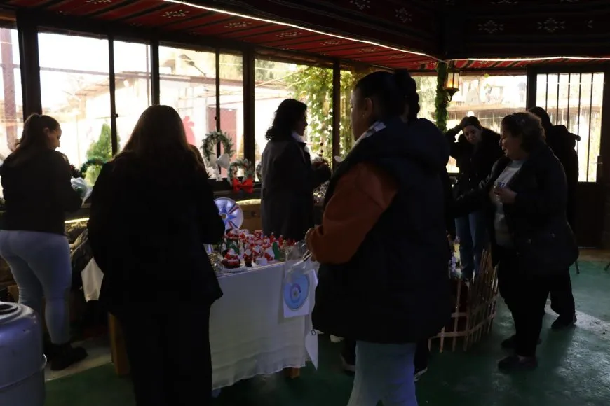 Jinên Suryan pêşangehek vekir
