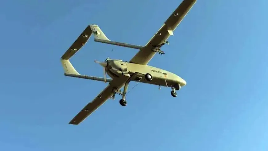 Parêzvanên Neteweyî dronek li gundewarê Siwêdayê xistin xwarê