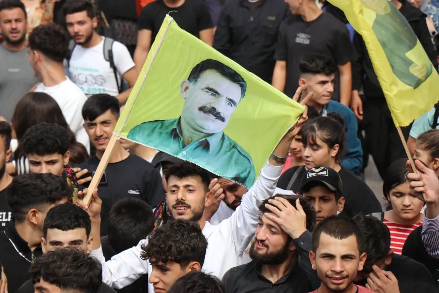 ˋPêdiviya serxistina pêvajoya aştiyê bi gavên rastîn ên destûrî heyeˊ