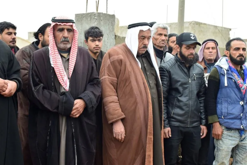 Bi sedan kesî serdana şîna şehîd Şiyar kir