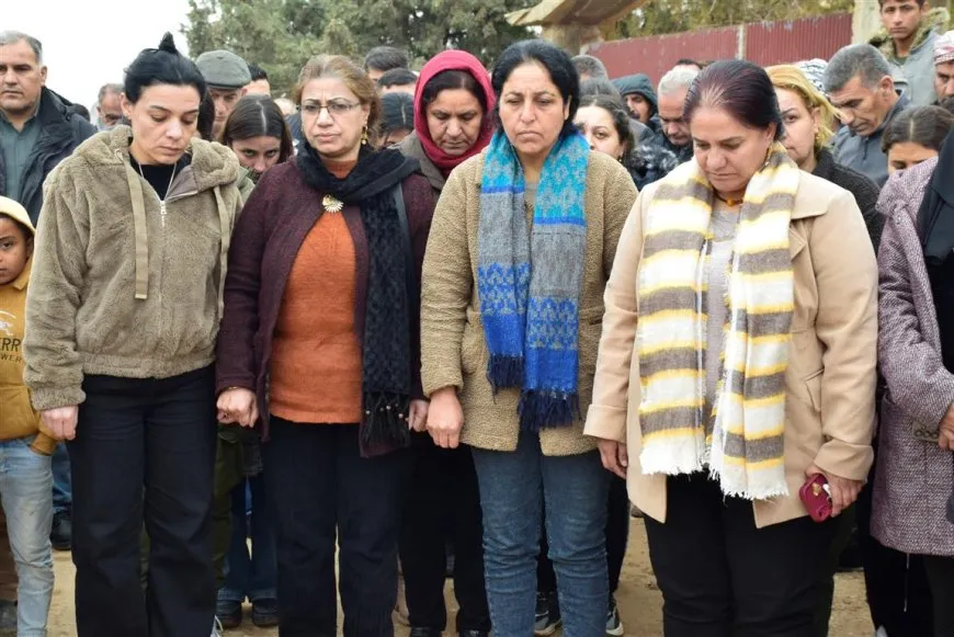 Bi sedan kesî serdana şîna şehîd Şiyar kir