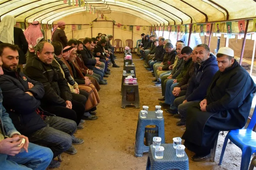 Bi sedan kesî serdana şîna şehîd Şiyar kir