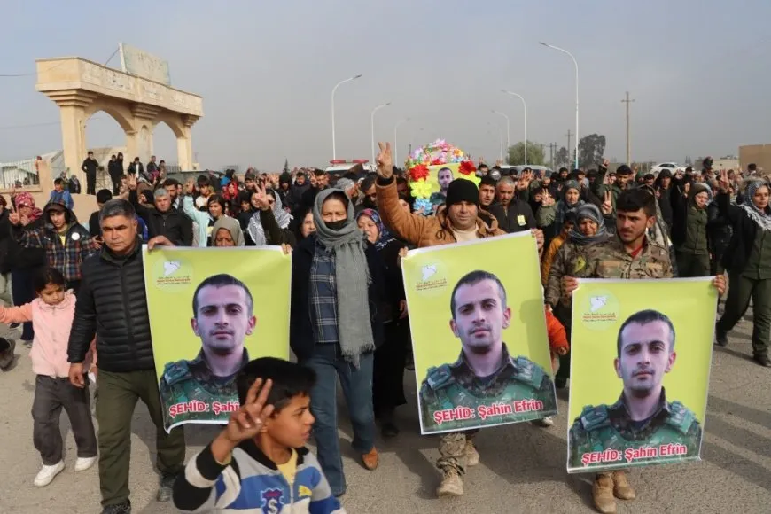 Şehîd Şahîn Efrîn bi merasîmekê hat oxirkirin