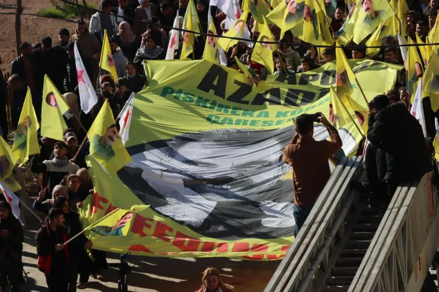 Şêniyên Firatê ji bo azadiya fîzîkî ya Rêber Abdullah Ocalan meşiyan