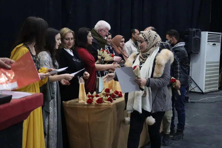 Bawernameyên zimanê kurdî li 110 xwendekaran hatin belavkirin