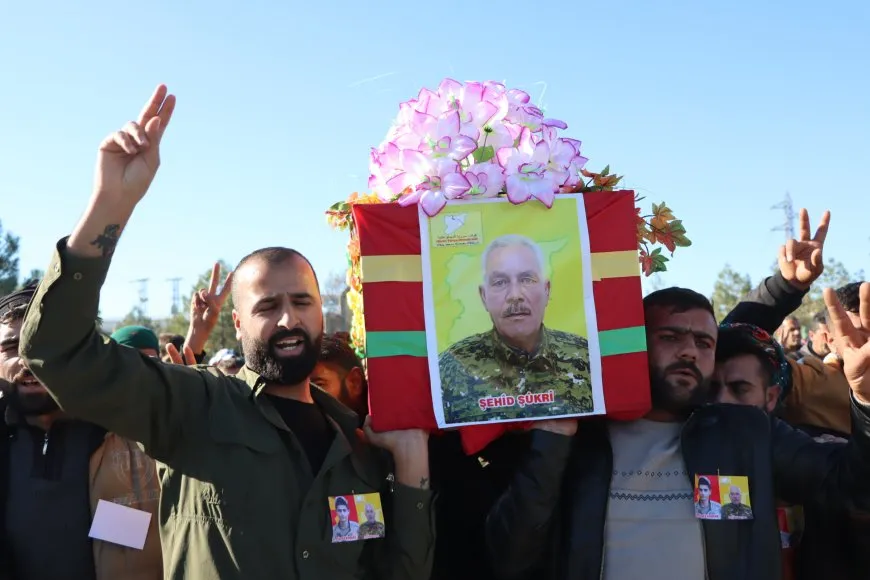 Gelê Firatê şervanekî QSD`ê oxir kir û gerîlayek bi bîr anî