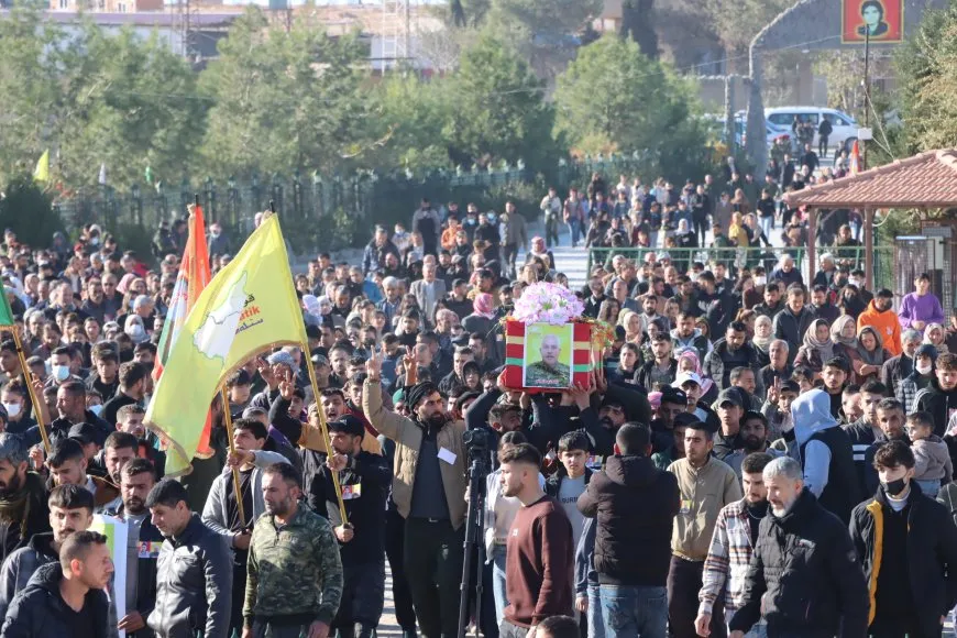 Gelê Firatê şervanekî QSD`ê oxir kir û gerîlayek bi bîr anî